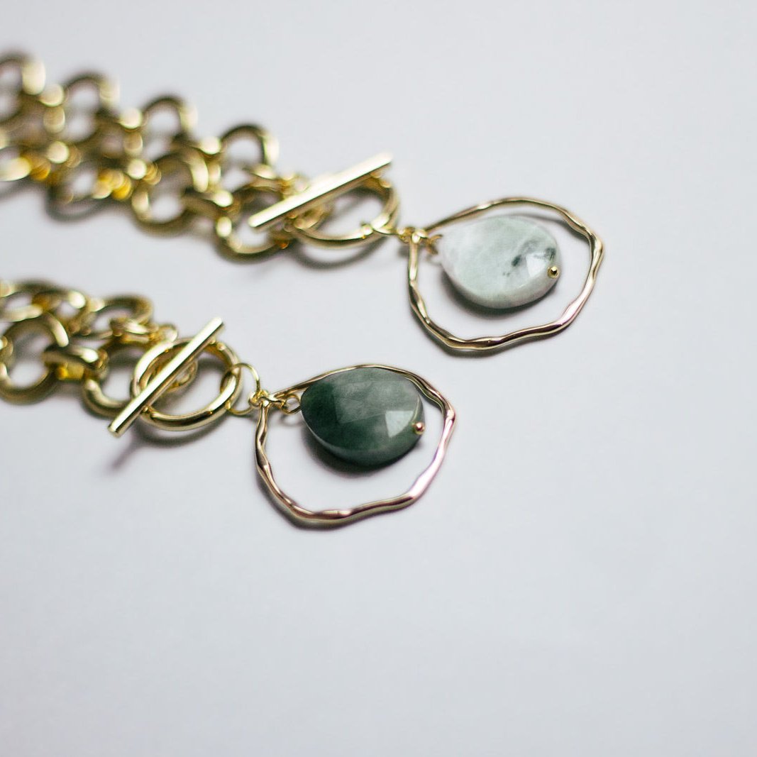 collar Aura latón oro 18k jade