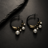 Density Earrings – Aros Negros con Perlas