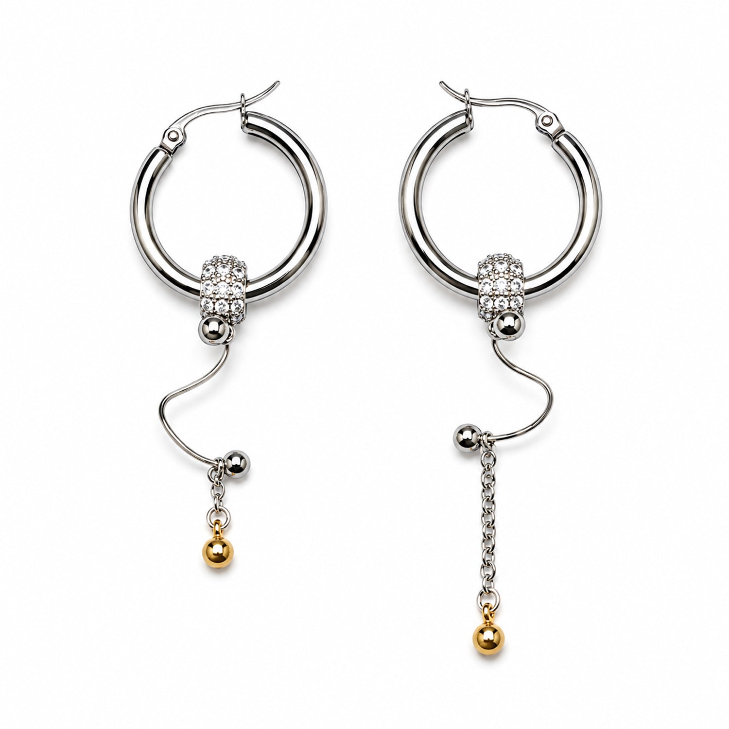 Pendientes asimétricos BEND STEEL de aro de acero con circonitas y cadenas – Kirei Jewellery