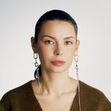 RELEASE | Pendientes de aro con cadenas largas y perlas