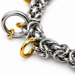 Detalle de pulsera EMERGE con cadenas y anillas móviles – Kirei Jewellery