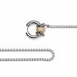 Detalle de pendientes STREAM con aro huggie y caída de strass – Kirei Jewellery